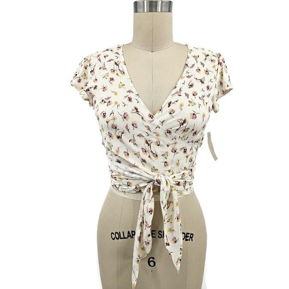 New Flynn Skye Thats A Wrap Crop Top Womens S Lavender Floral Rayon Short Sleeve - Picture 1 of 6